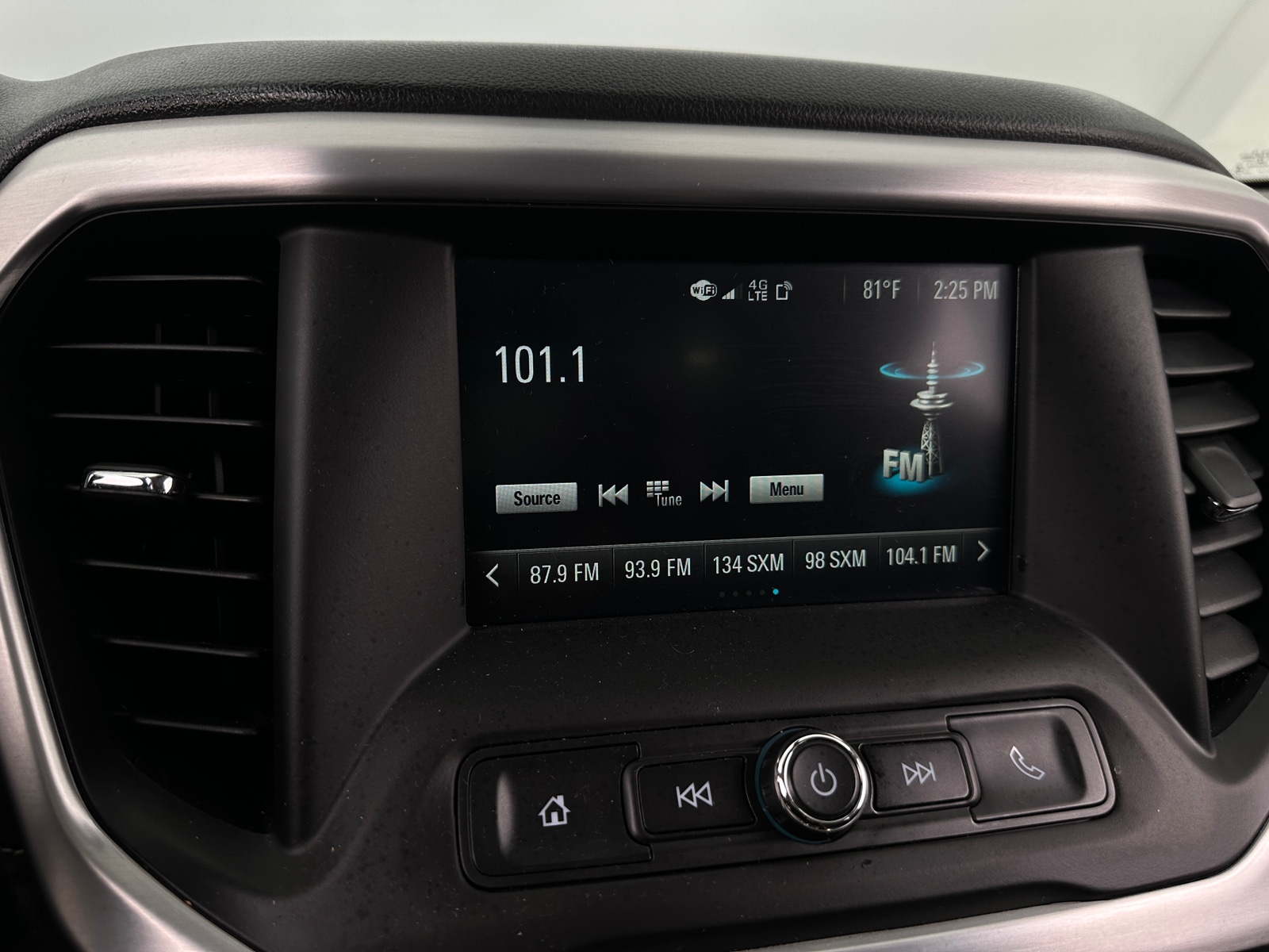 Thumbnail: 2017 GMC Acadia - 4