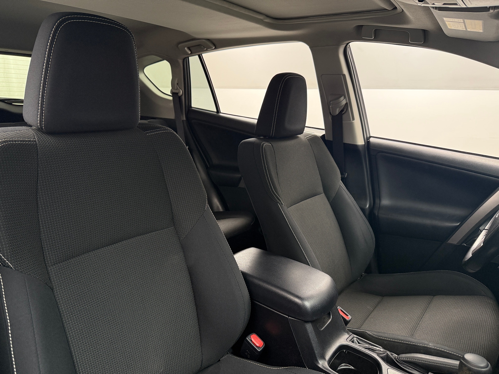 Thumbnail: 2016 Toyota RAV4 - 2