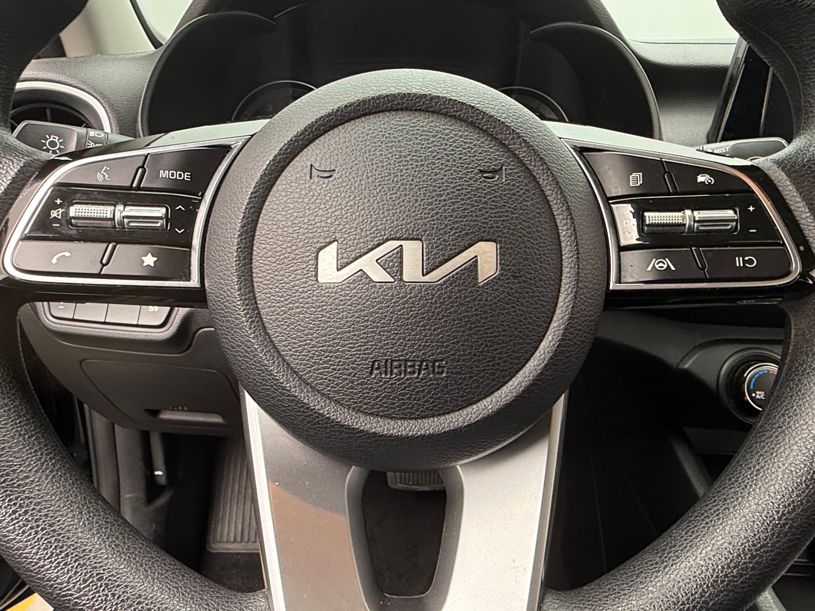 Thumbnail: 2024 Kia Forte - 5