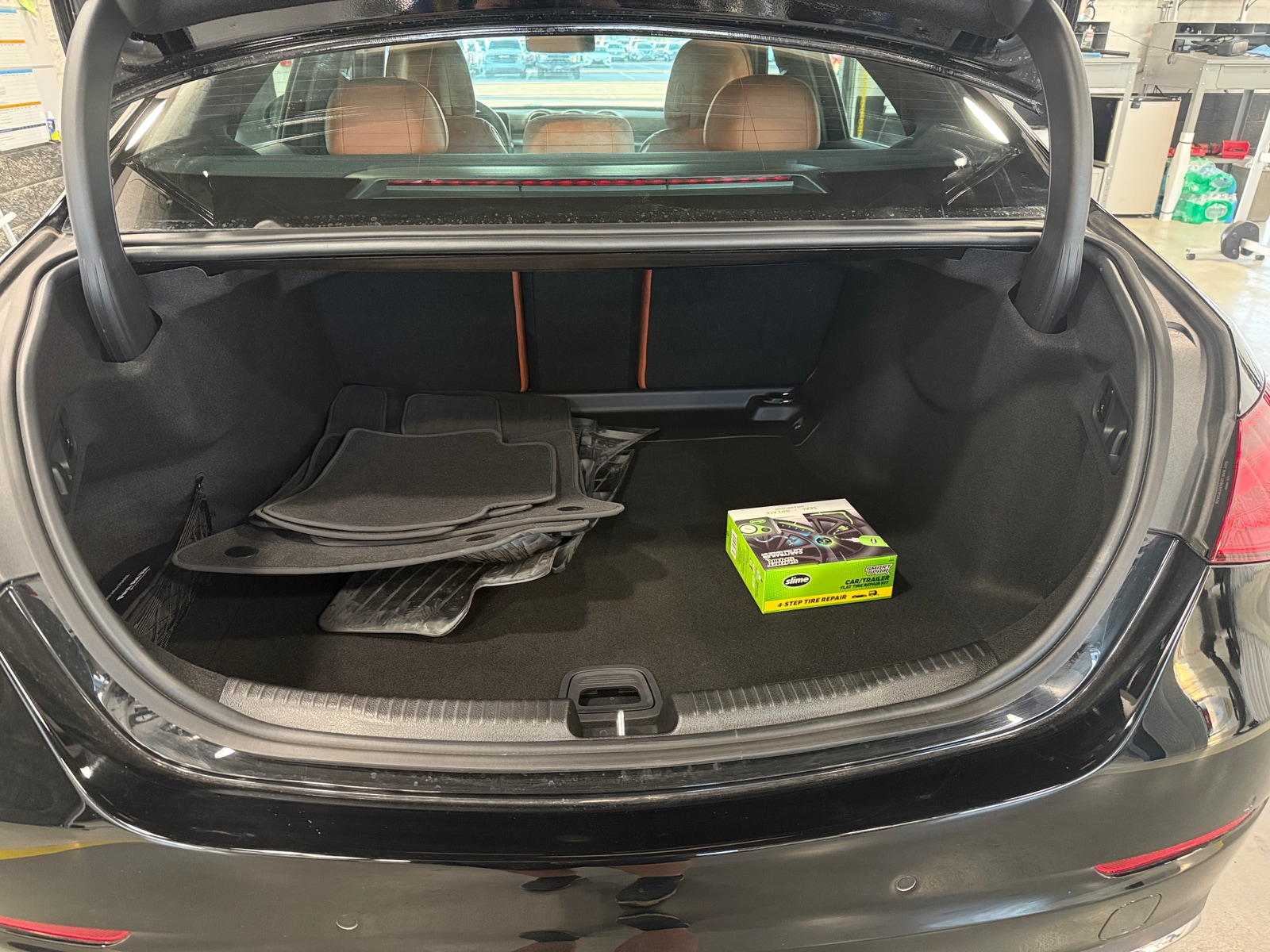 Thumbnail: 2025 Mercedes-Benz C-Class - 6