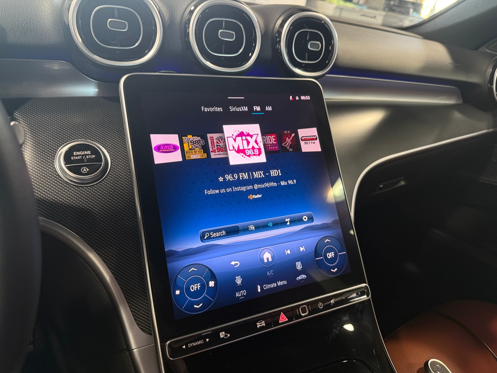 Thumbnail: 2025 Mercedes-Benz C-Class - 3