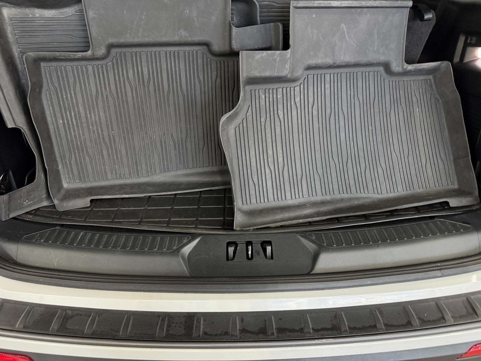 Thumbnail: 2021 Ford Explorer - 6