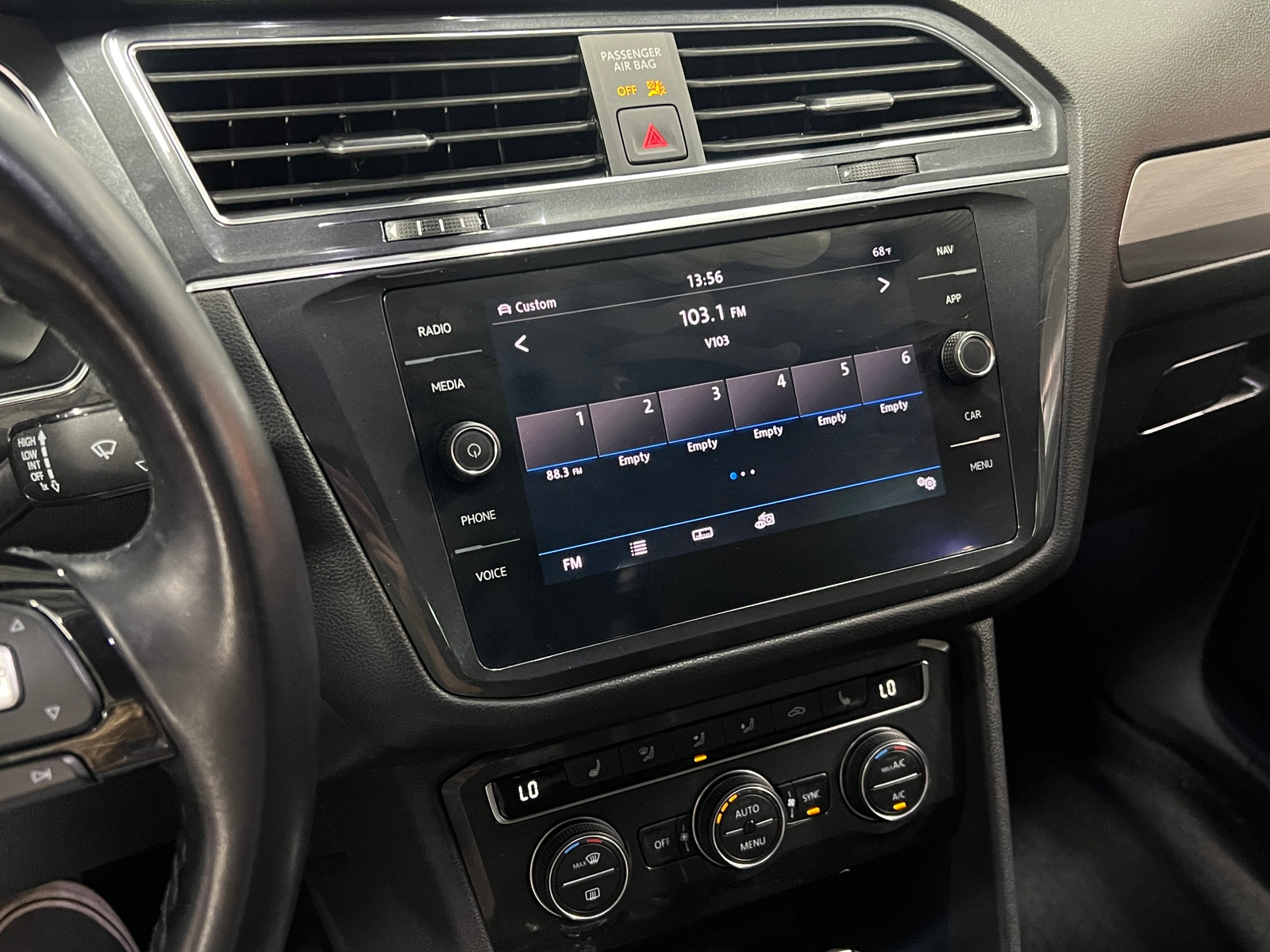 Thumbnail: 2019 Volkswagen Tiguan - 3