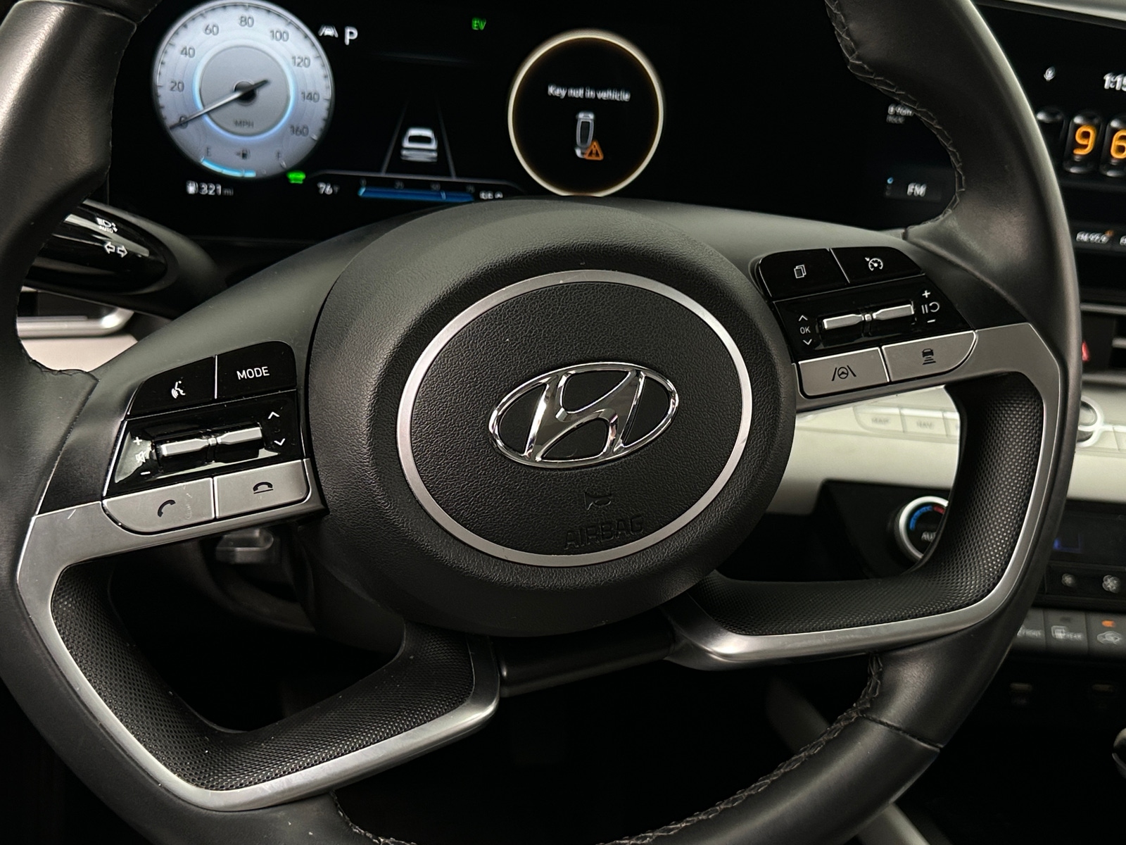 Thumbnail: 2021 Hyundai Elantra - 4