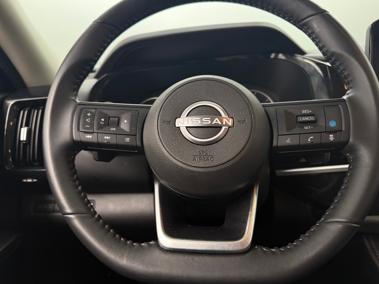 Thumbnail: 2024 Nissan Pathfinder - 5
