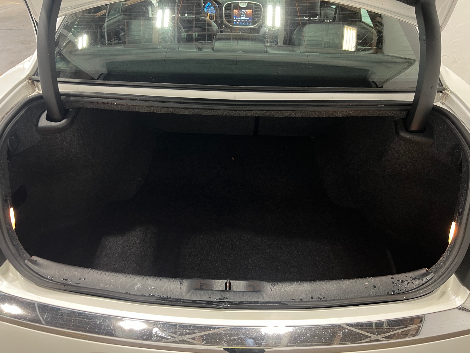 Thumbnail: 2013 Chrysler 300 - 6