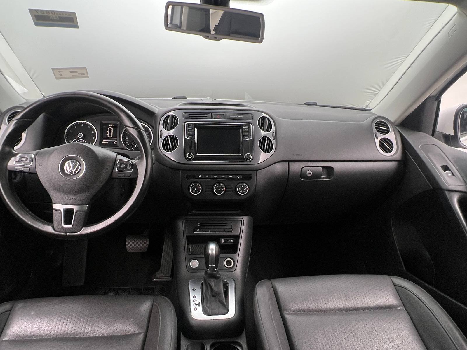 Thumbnail: 2017 Volkswagen Tiguan - 2