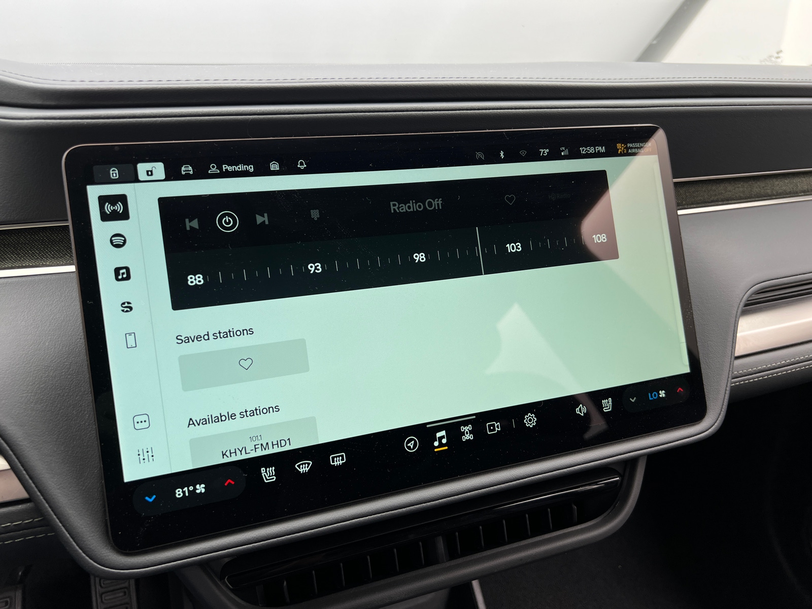 Thumbnail: 2025 Rivian R1S - 3