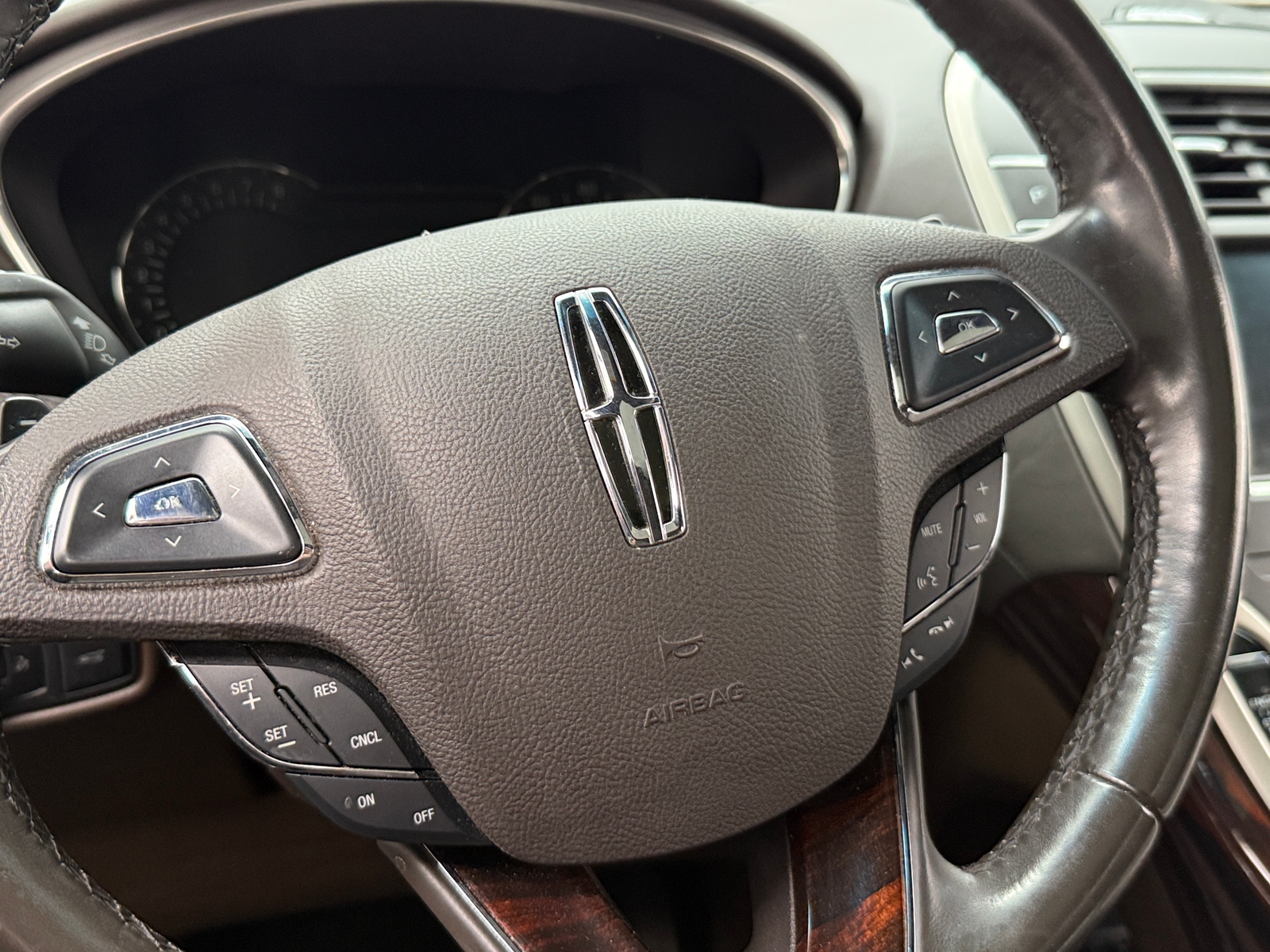 Thumbnail: 2016 Lincoln MKX - 4
