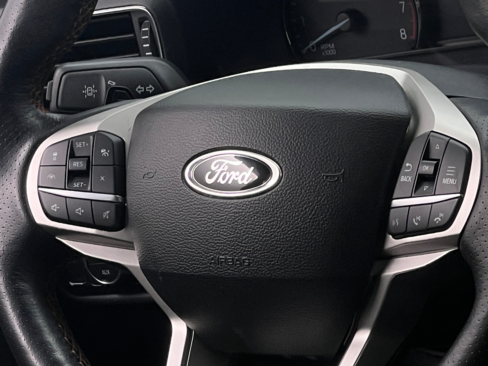 Thumbnail: 2022 Ford Explorer - 4