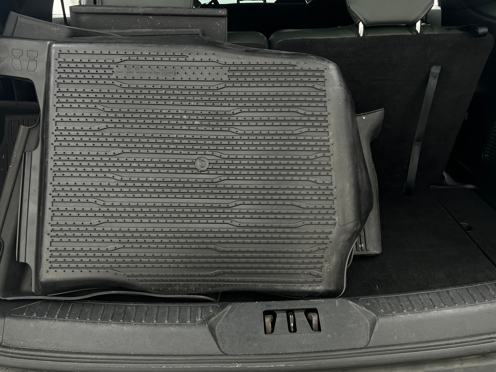 Thumbnail: 2022 Ford Explorer - 6