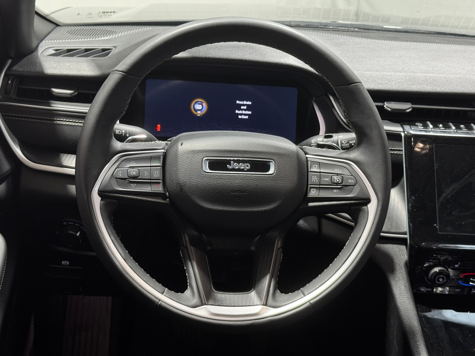 Thumbnail: 2024 Jeep Grand Cherokee L - 4