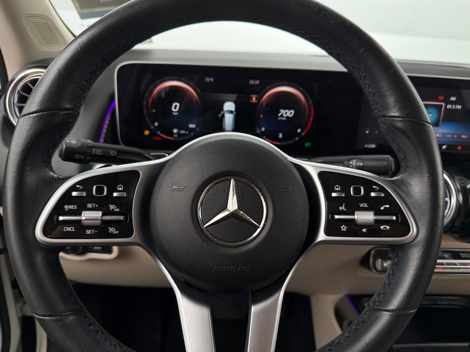 Thumbnail: 2020 Mercedes-Benz GLB - 4