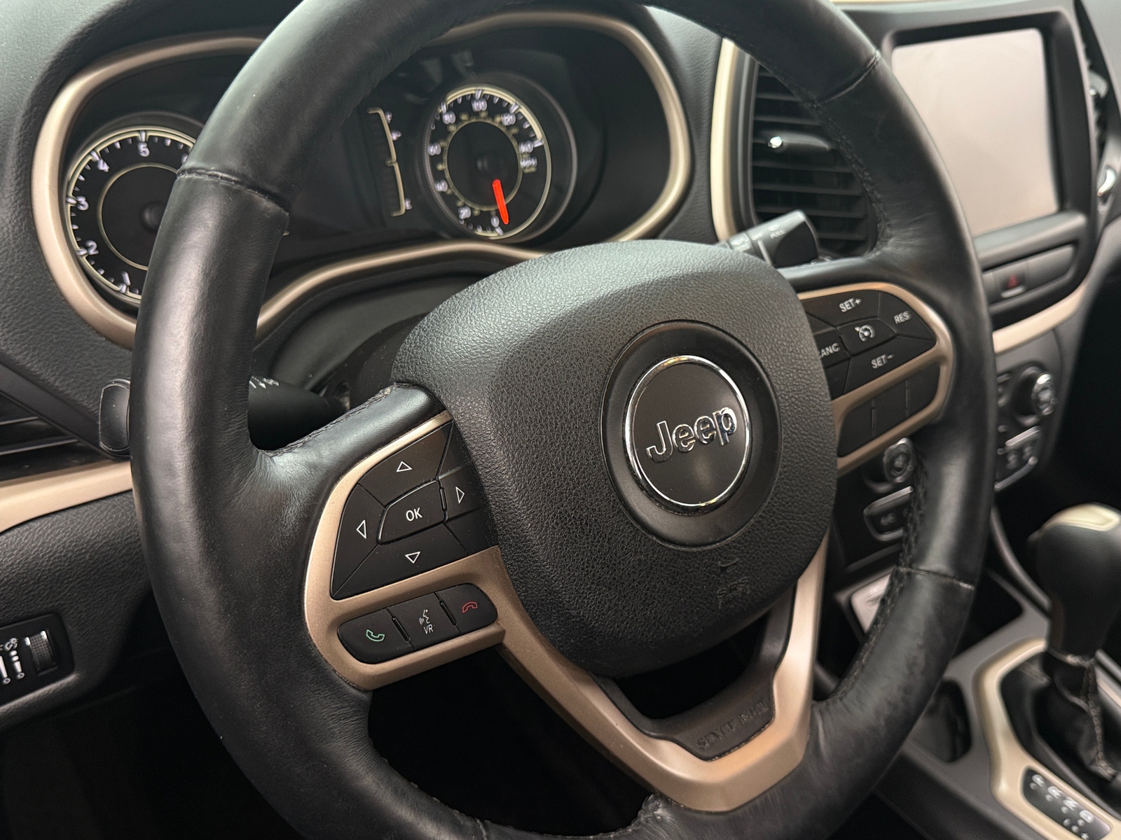 Thumbnail: 2017 Jeep Cherokee - 5