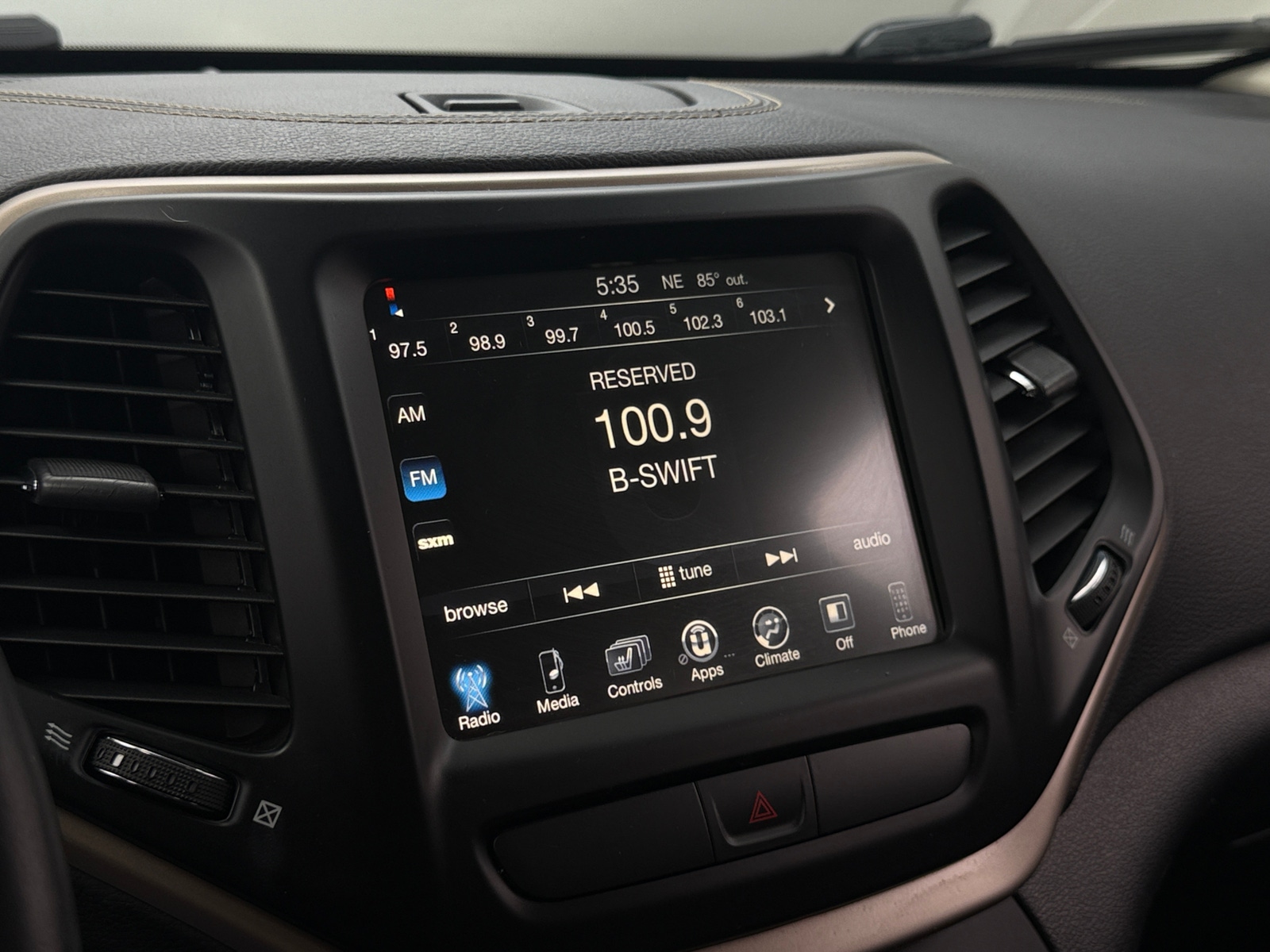 Thumbnail: 2017 Jeep Cherokee - 4
