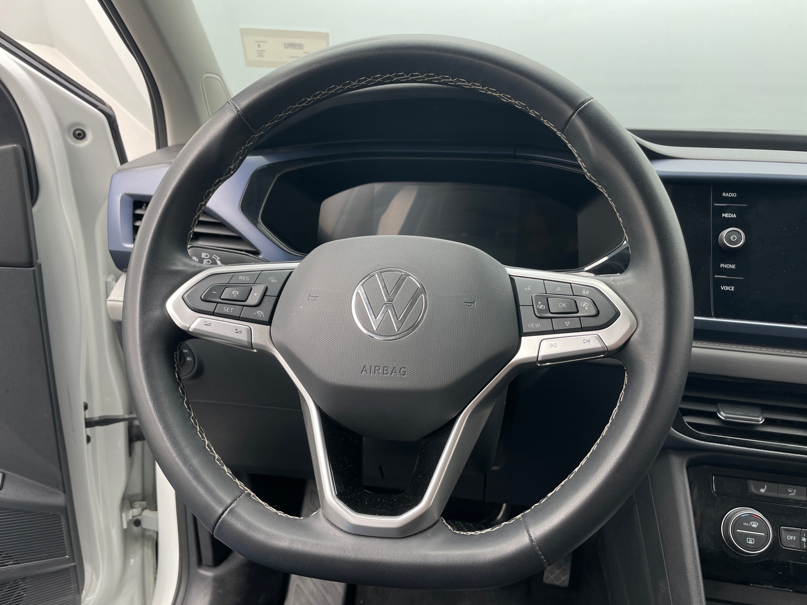Thumbnail: 2024 Volkswagen Taos - 4