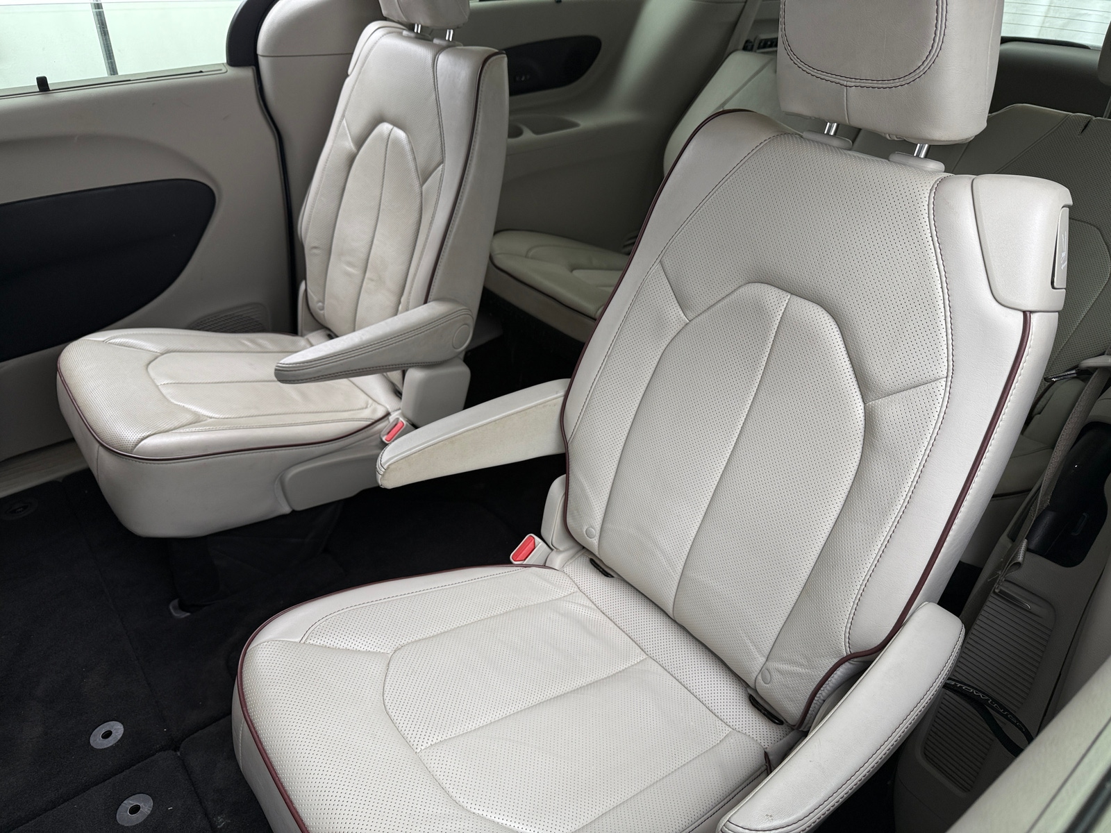 Thumbnail: 2019 Chrysler Pacifica - 5