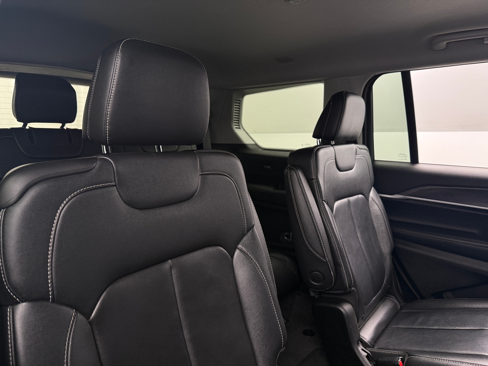 Thumbnail: 2022 Jeep Grand Cherokee L - 6