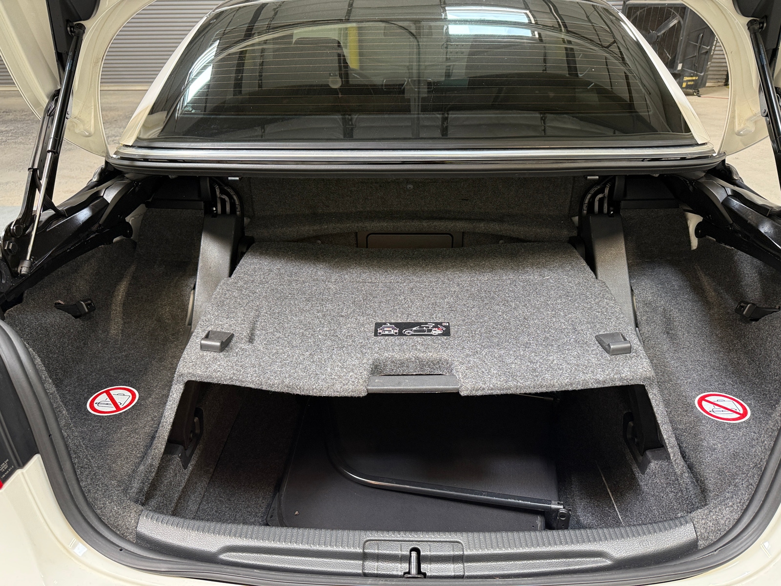 Thumbnail: 2013 Volkswagen Eos - 6