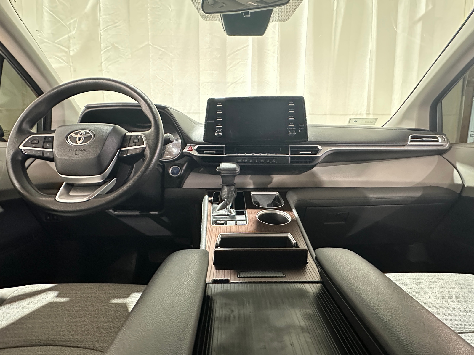 Thumbnail: 2021 Toyota Sienna - 3