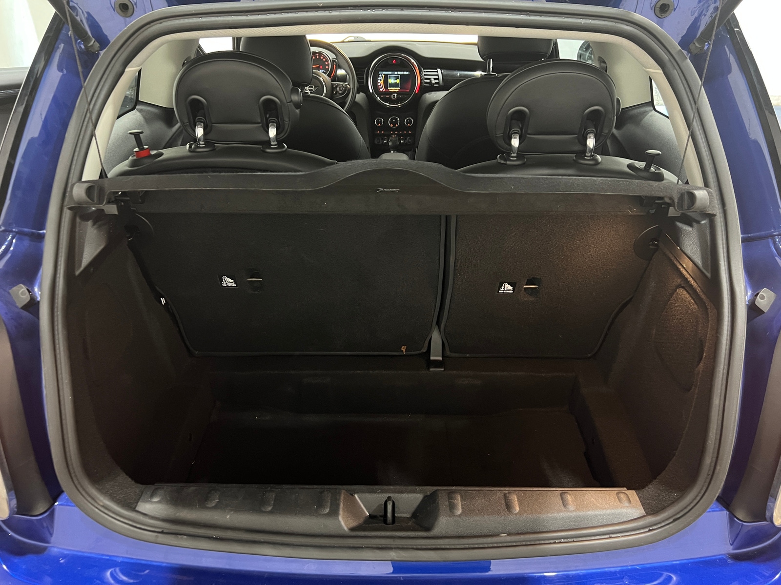 Thumbnail: 2019 MINI Cooper Hardtop - 6
