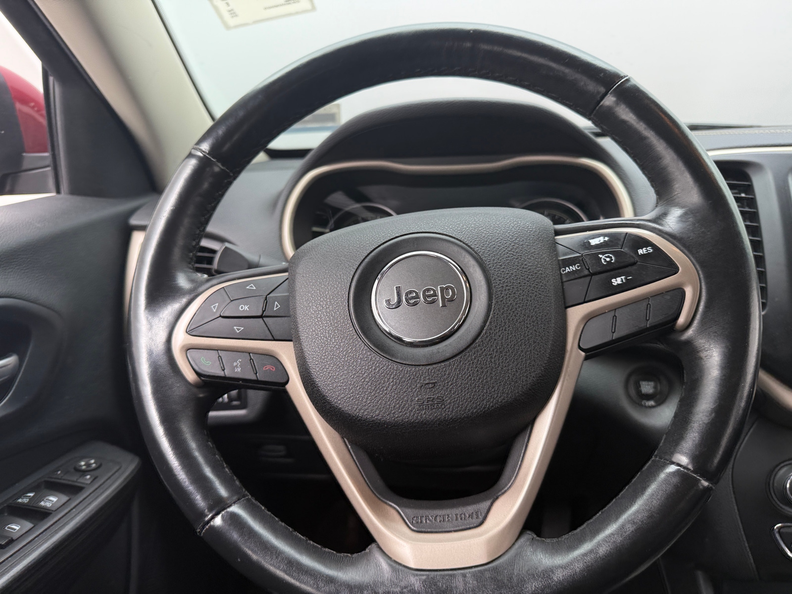 Thumbnail: 2016 Jeep Cherokee - 4