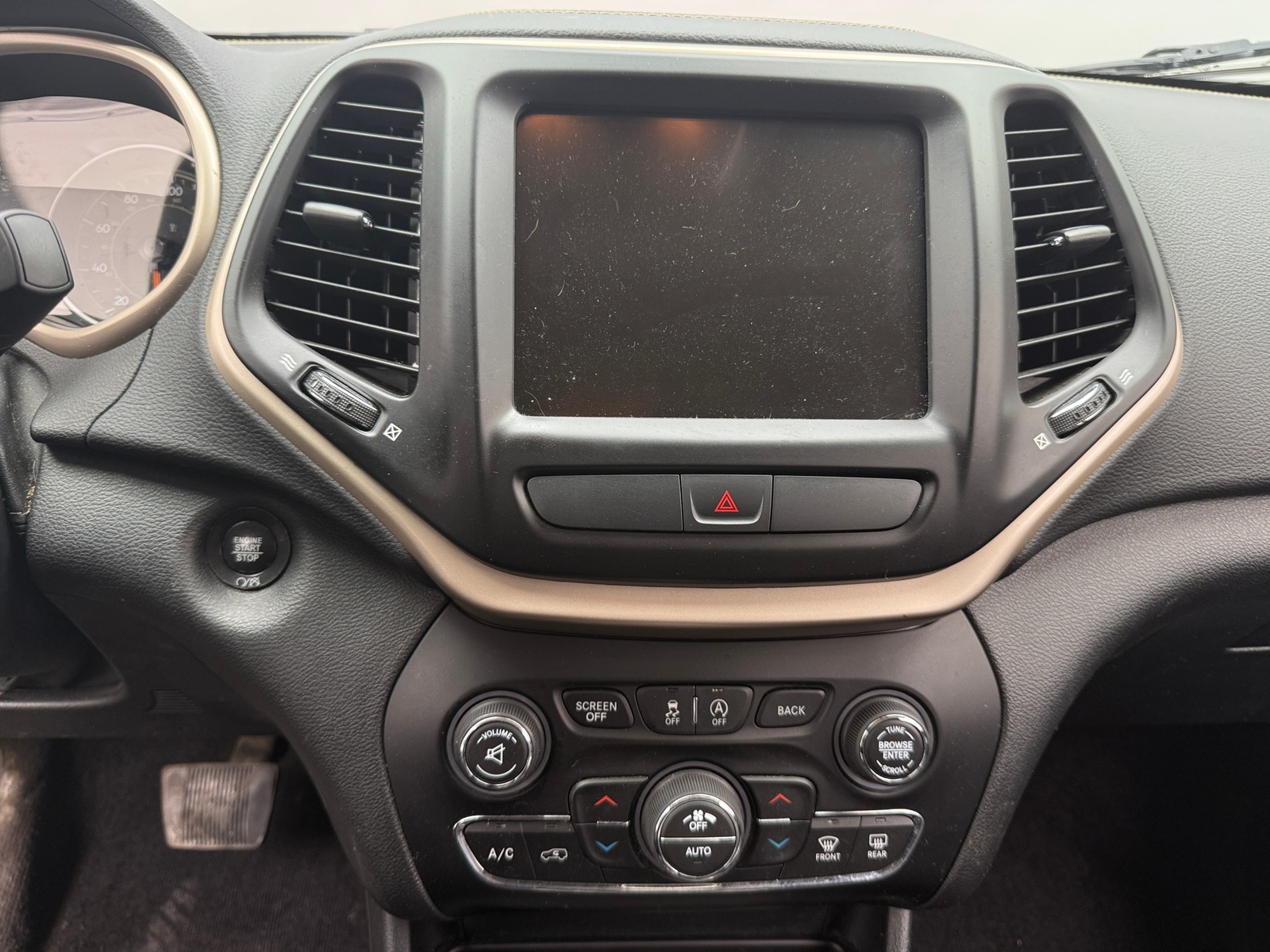 Thumbnail: 2016 Jeep Cherokee - 3