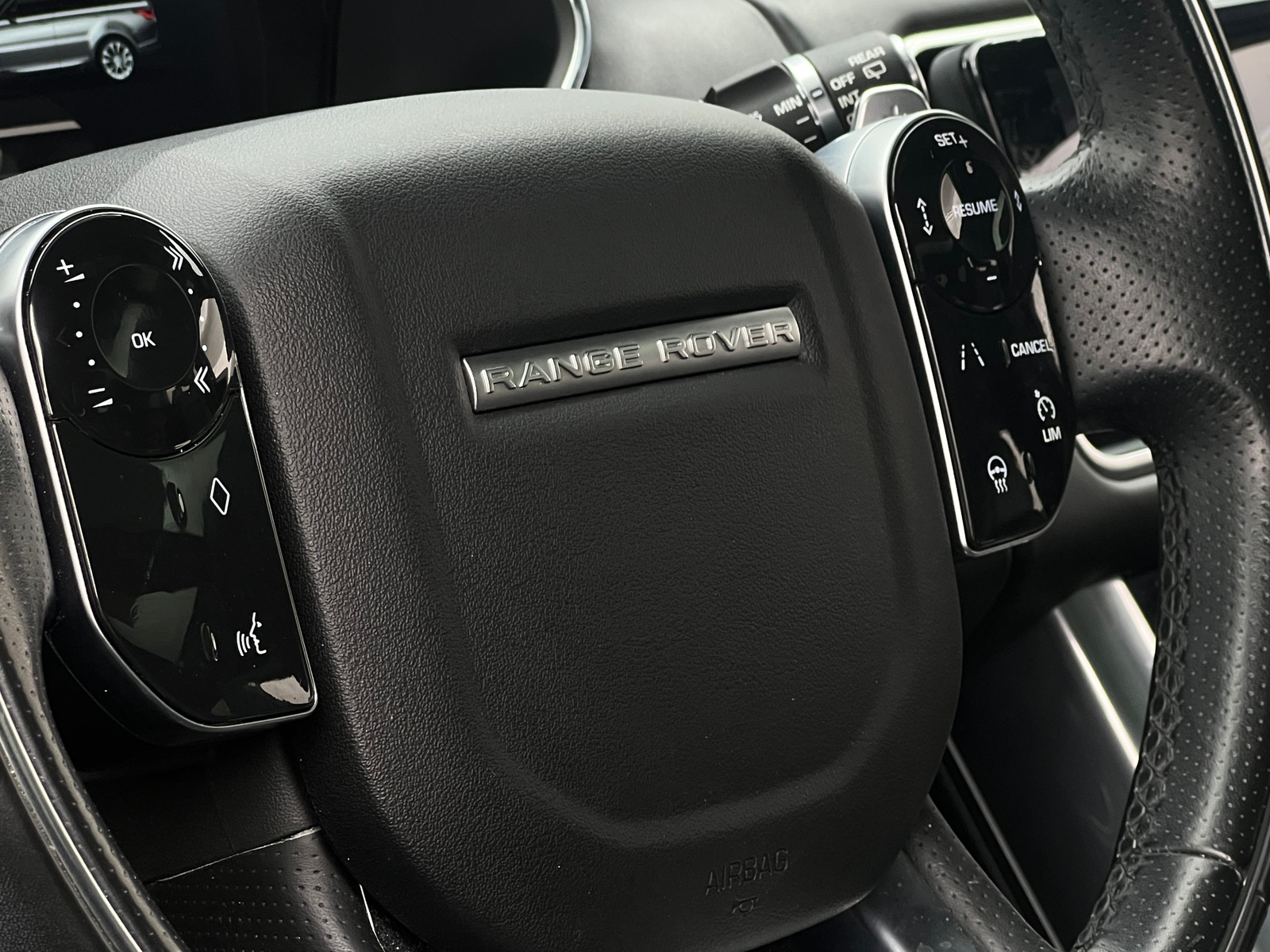 Thumbnail: 2019 Land Rover Range Rover Sport - 4