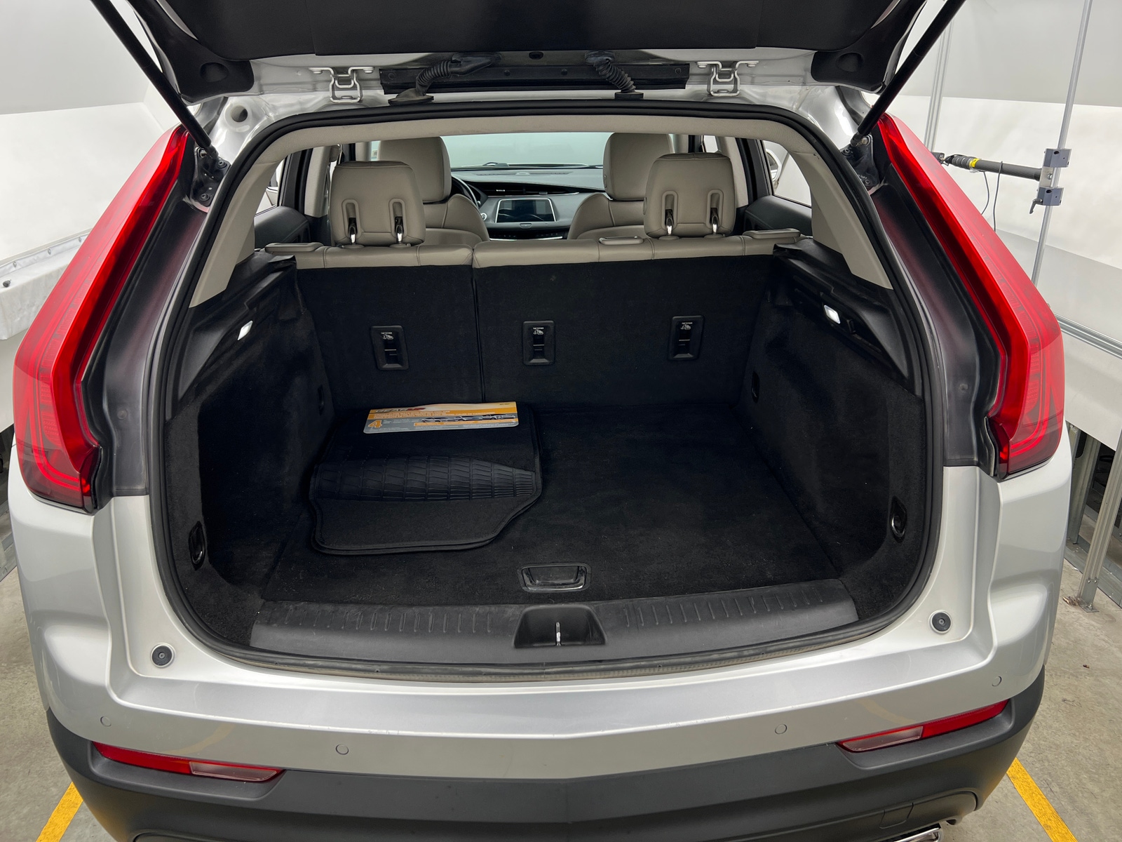 Thumbnail: 2019 Cadillac XT4 - 6