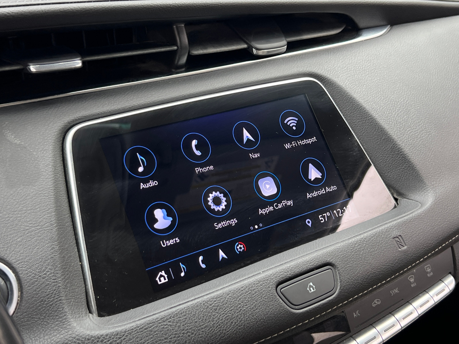 Thumbnail: 2019 Cadillac XT4 - 3
