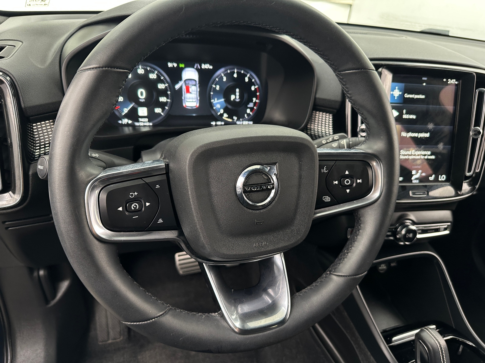 Thumbnail: 2022 Volvo XC40 - 5