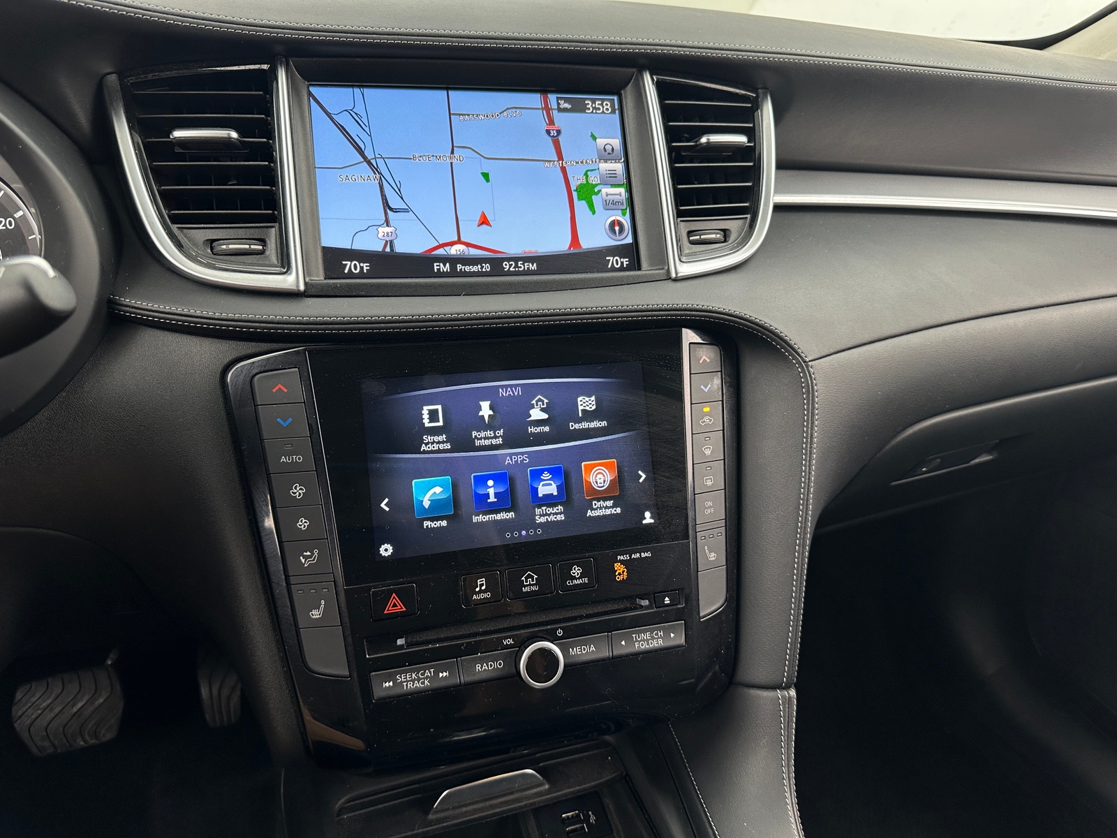Thumbnail: 2019 INFINITI QX50 - 3