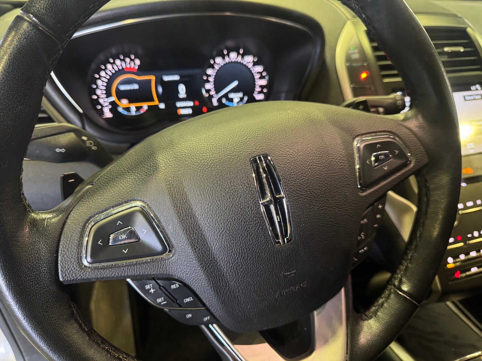Thumbnail: 2017 Lincoln MKC - 4