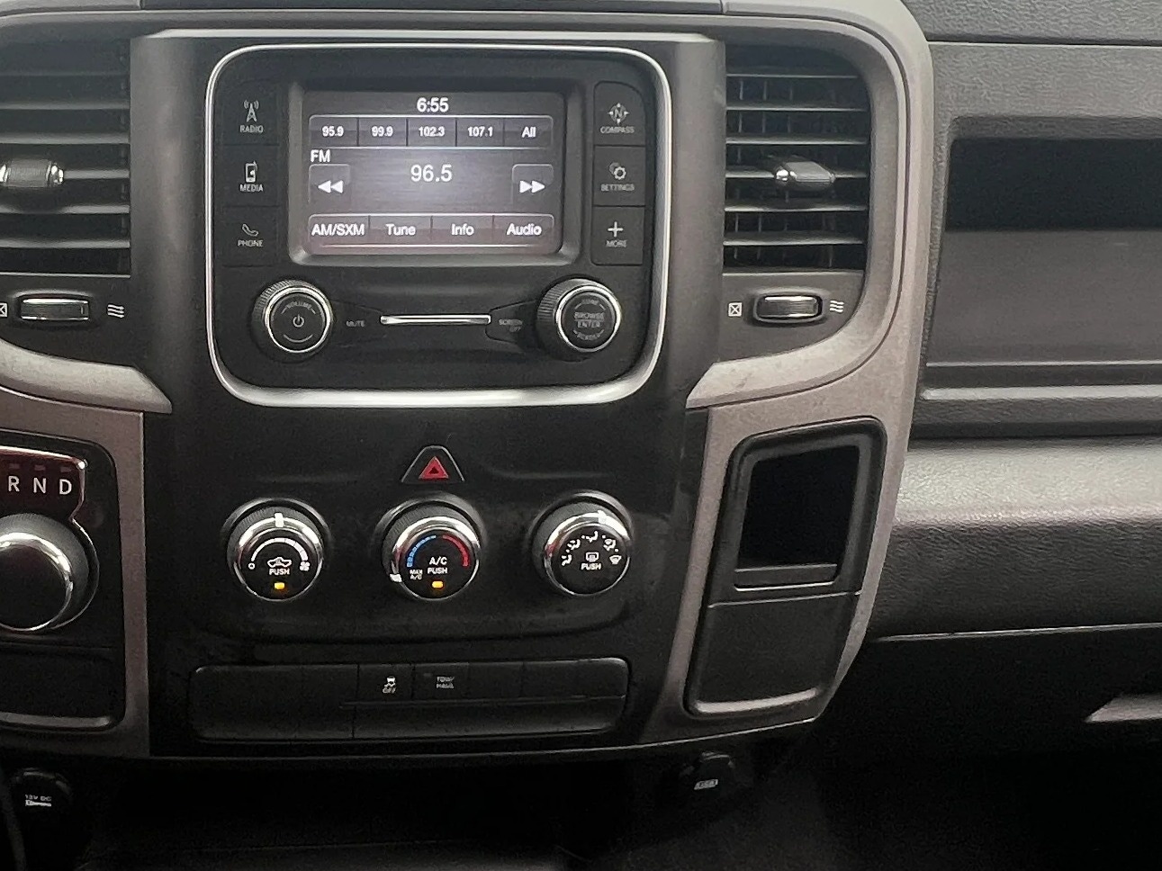 Thumbnail: 2021 RAM 1500 Classic - 3