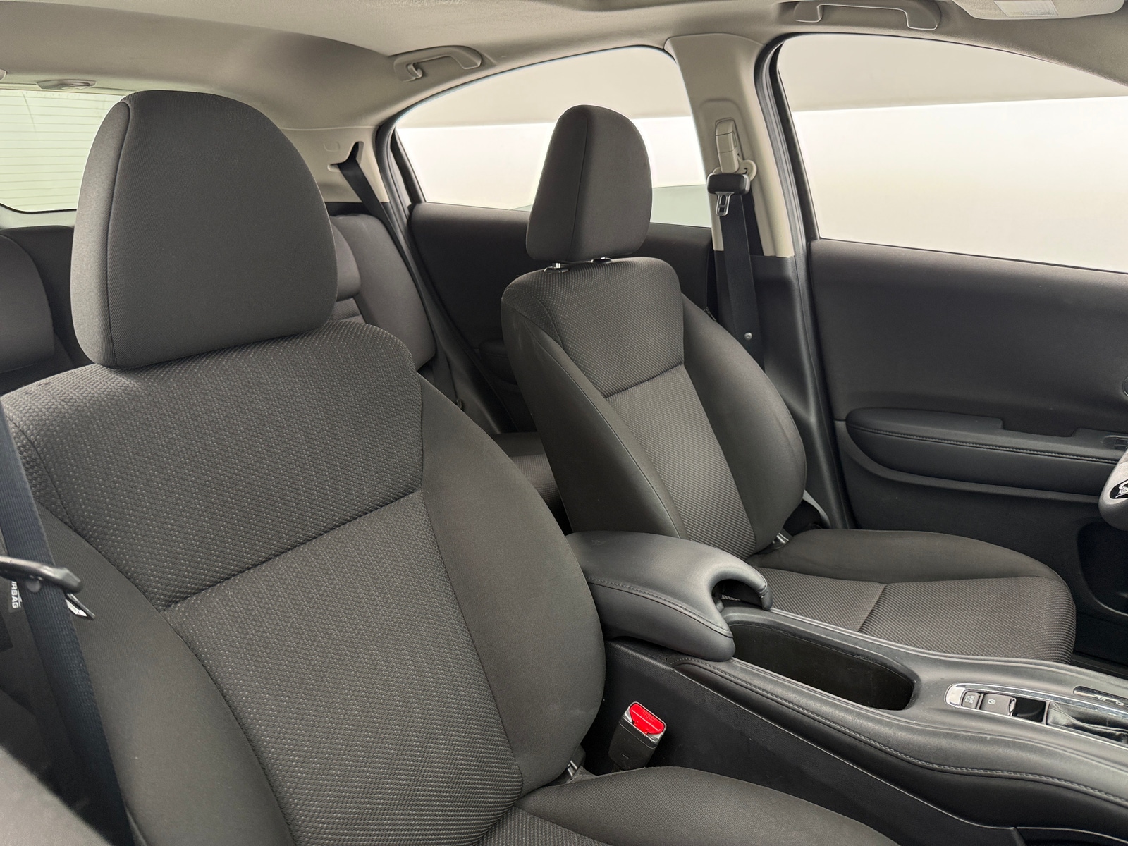Thumbnail: 2016 Honda HR-V - 2
