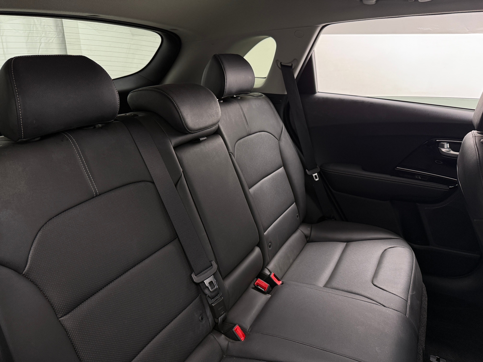 Thumbnail: 2020 Kia Niro - 5