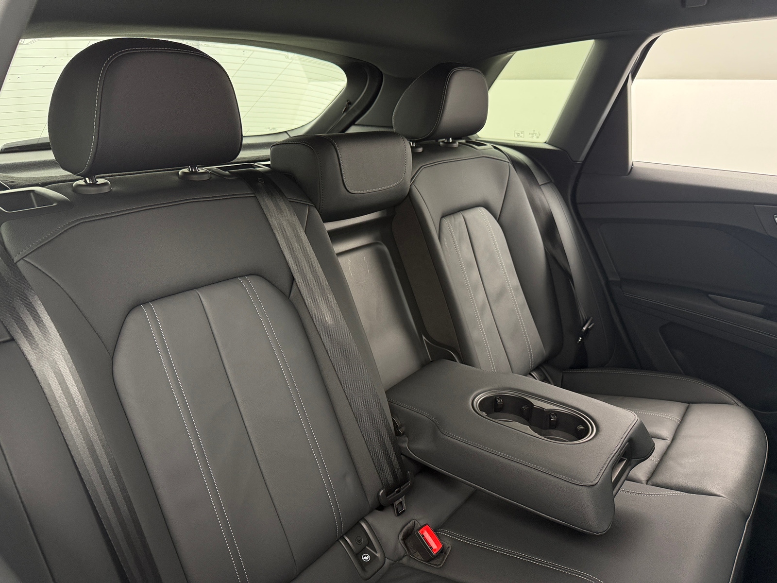 Thumbnail: 2023 Audi Q4 e-tron - 5