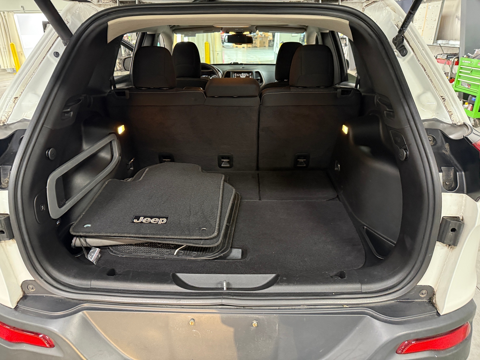 Thumbnail: 2015 Jeep Cherokee - 7