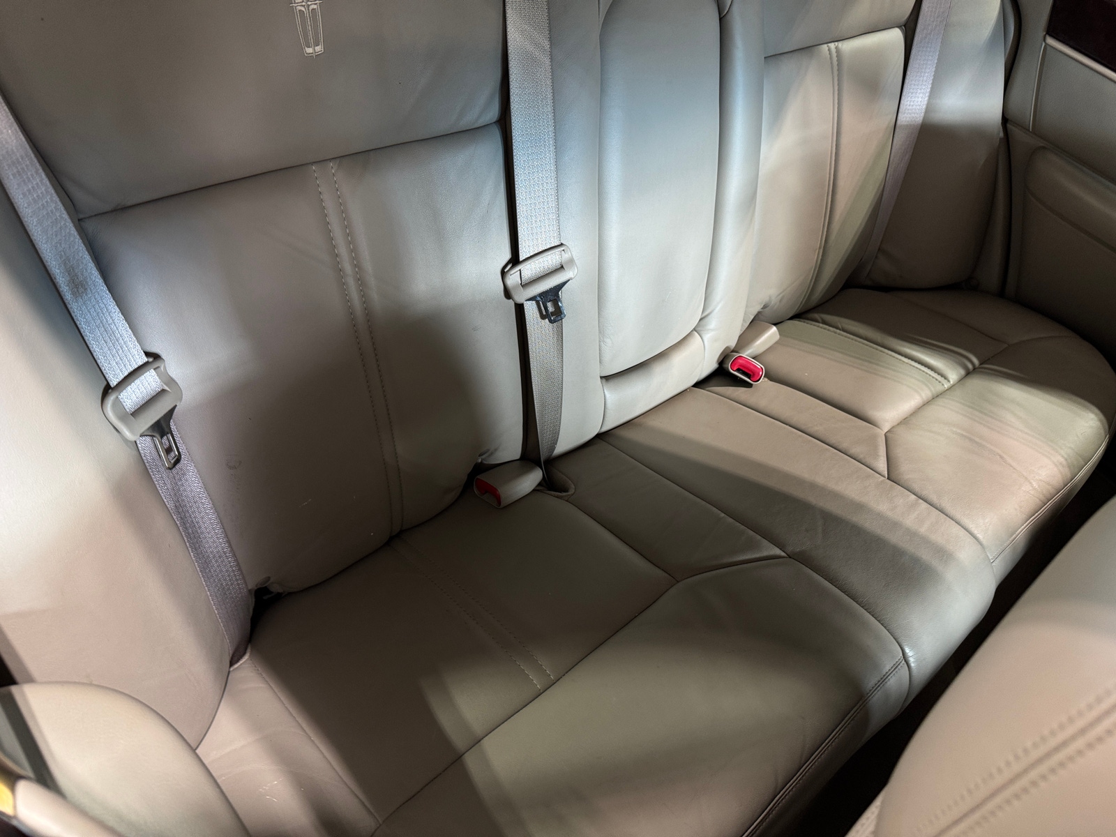 Thumbnail: 2010 Lincoln Town Car - 5