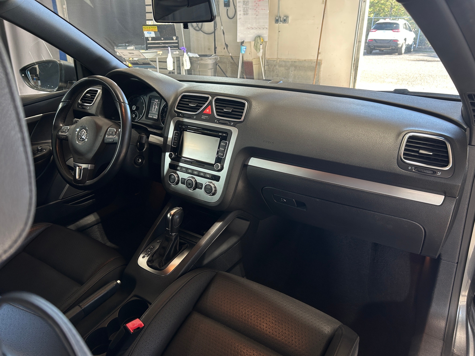 Thumbnail: 2013 Volkswagen Eos - 2