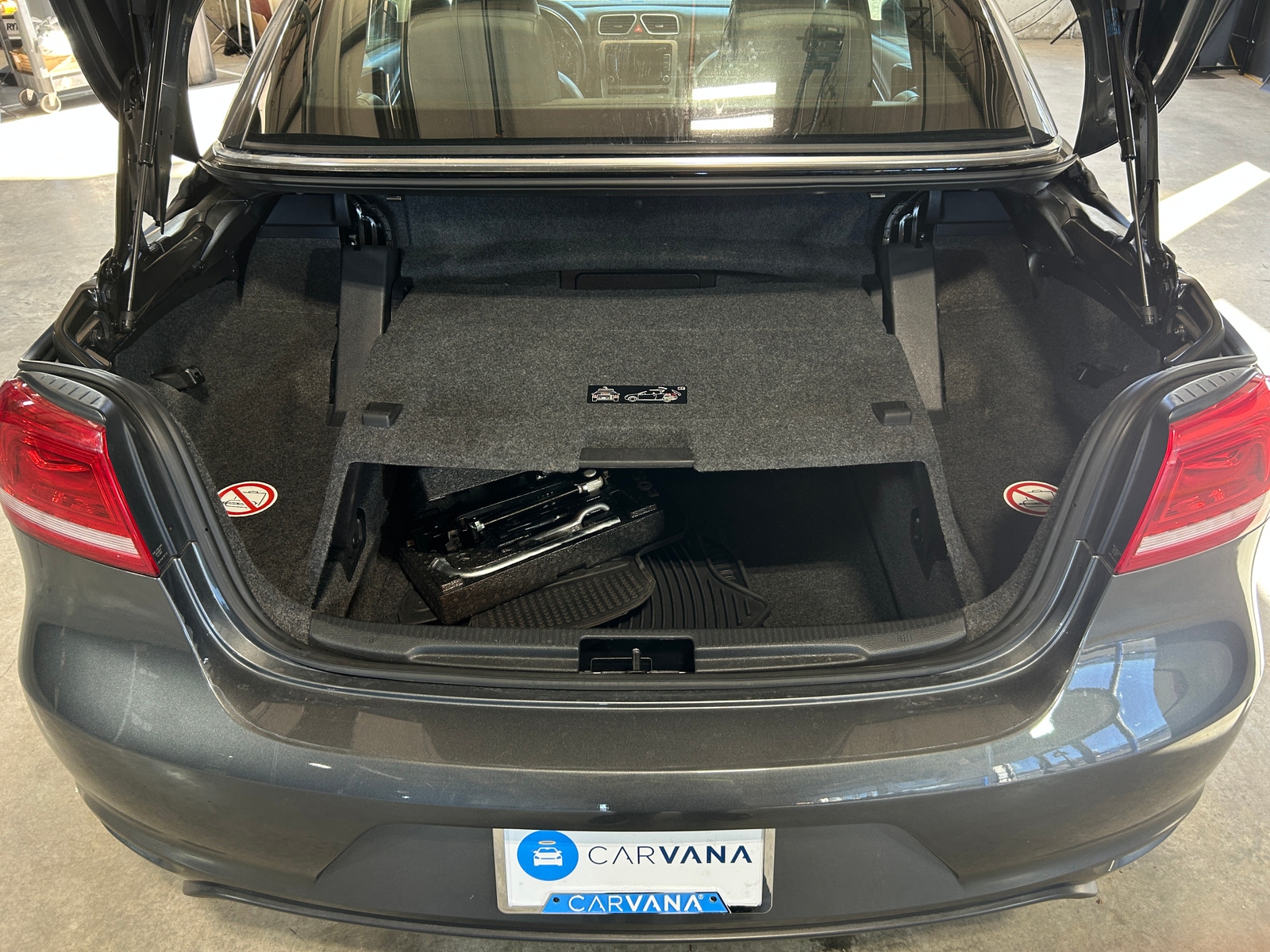 Thumbnail: 2013 Volkswagen Eos - 6