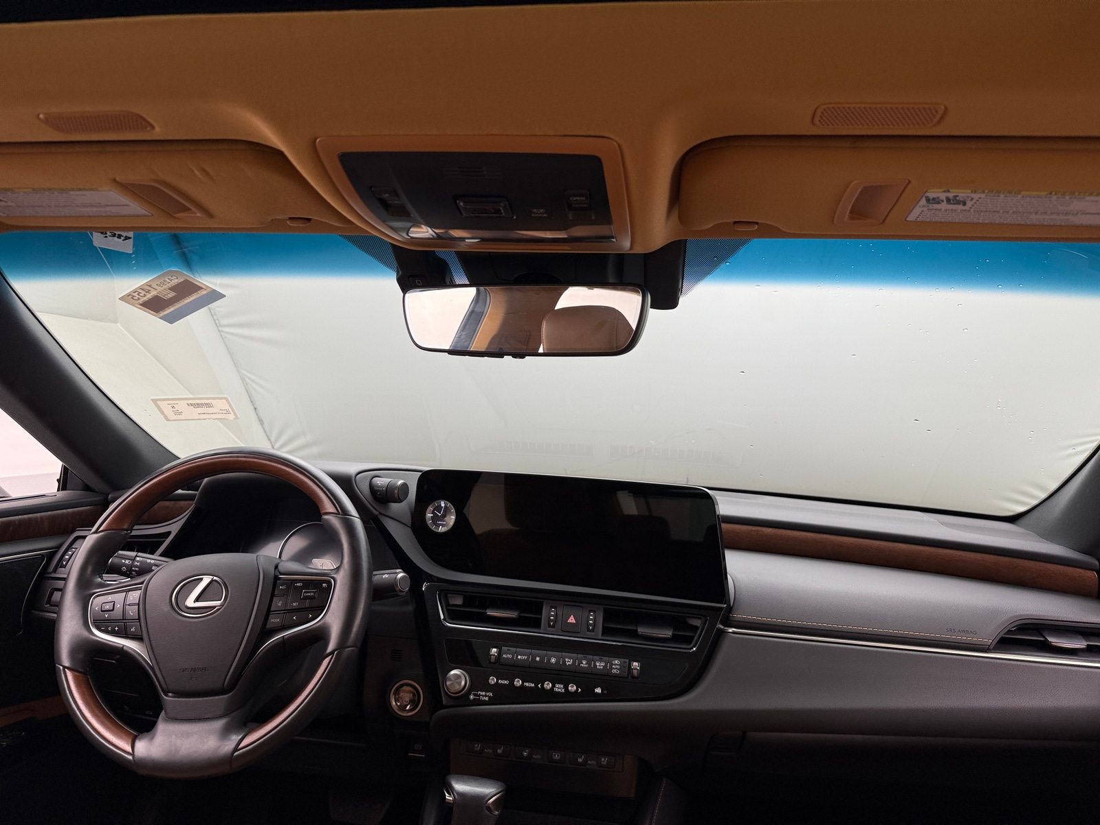 Thumbnail: 2024 Lexus ES - 2