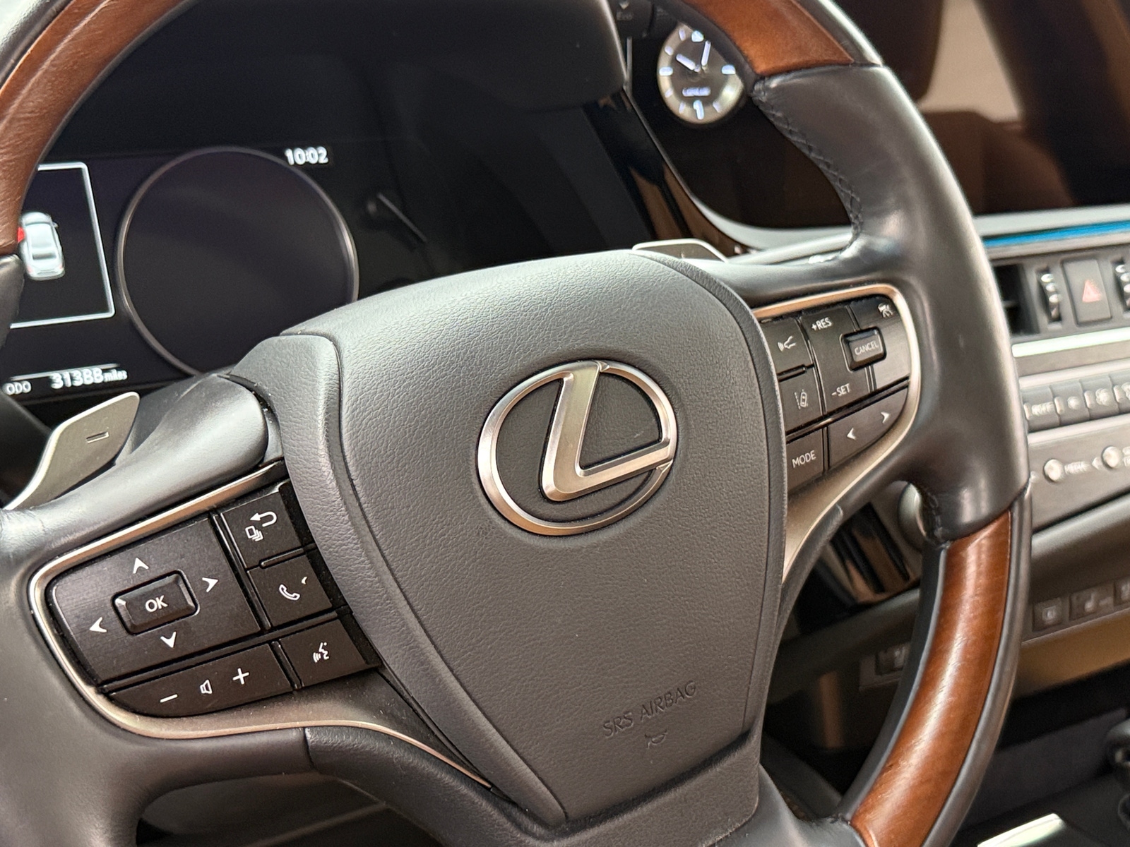 Thumbnail: 2024 Lexus ES - 4