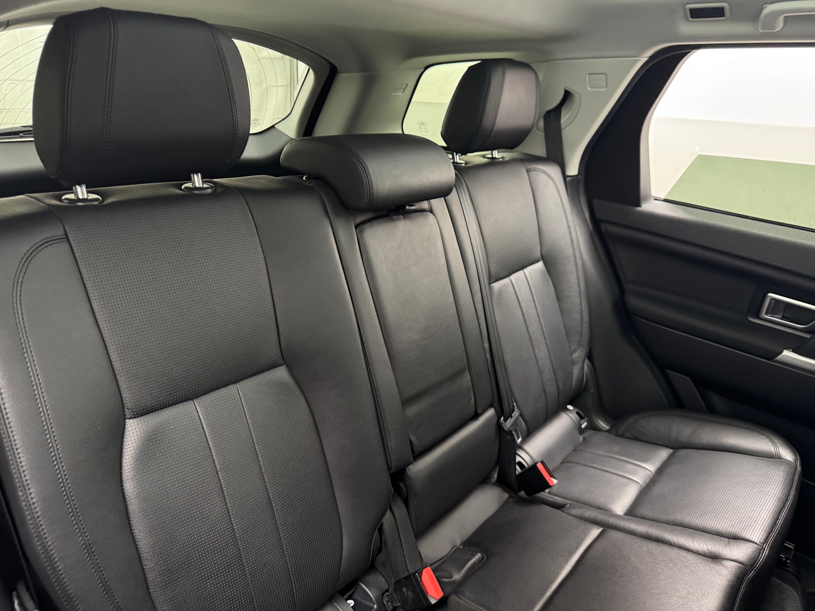Thumbnail: 2018 Land Rover Discovery Sport - 5