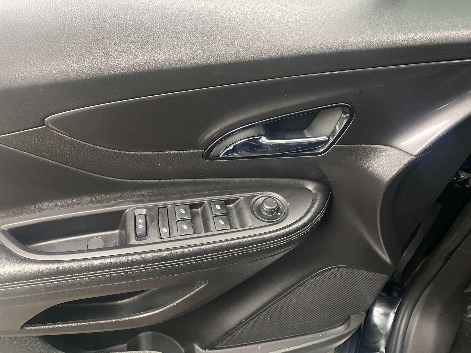 Thumbnail: 2019 Buick Encore - 5
