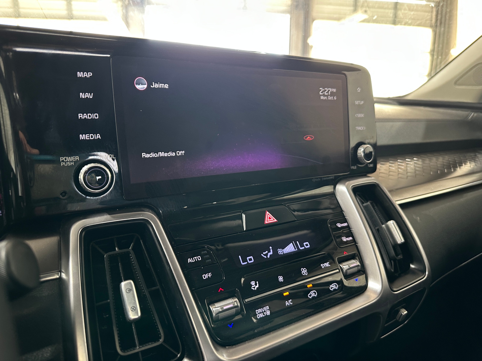 Thumbnail: 2022 Kia Sorento - 4