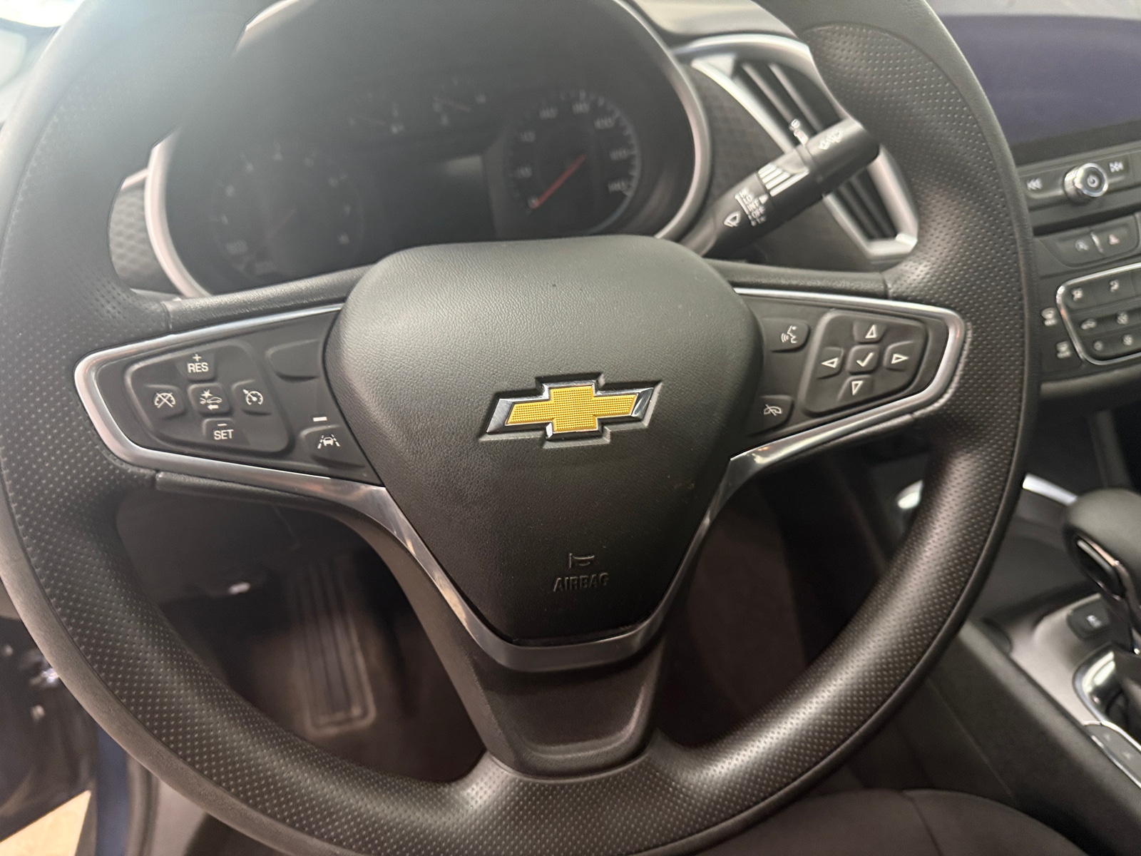 Thumbnail: 2022 Chevrolet Malibu - 5