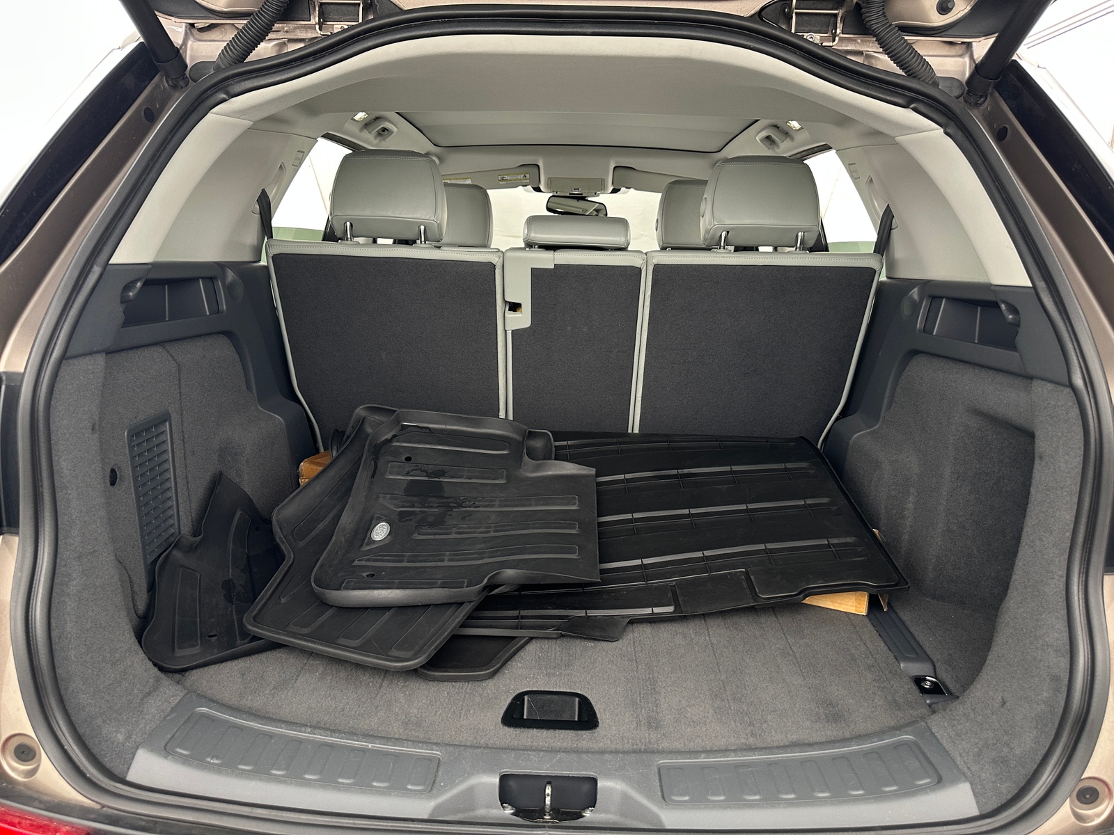 Thumbnail: 2016 Land Rover Discovery Sport - 6