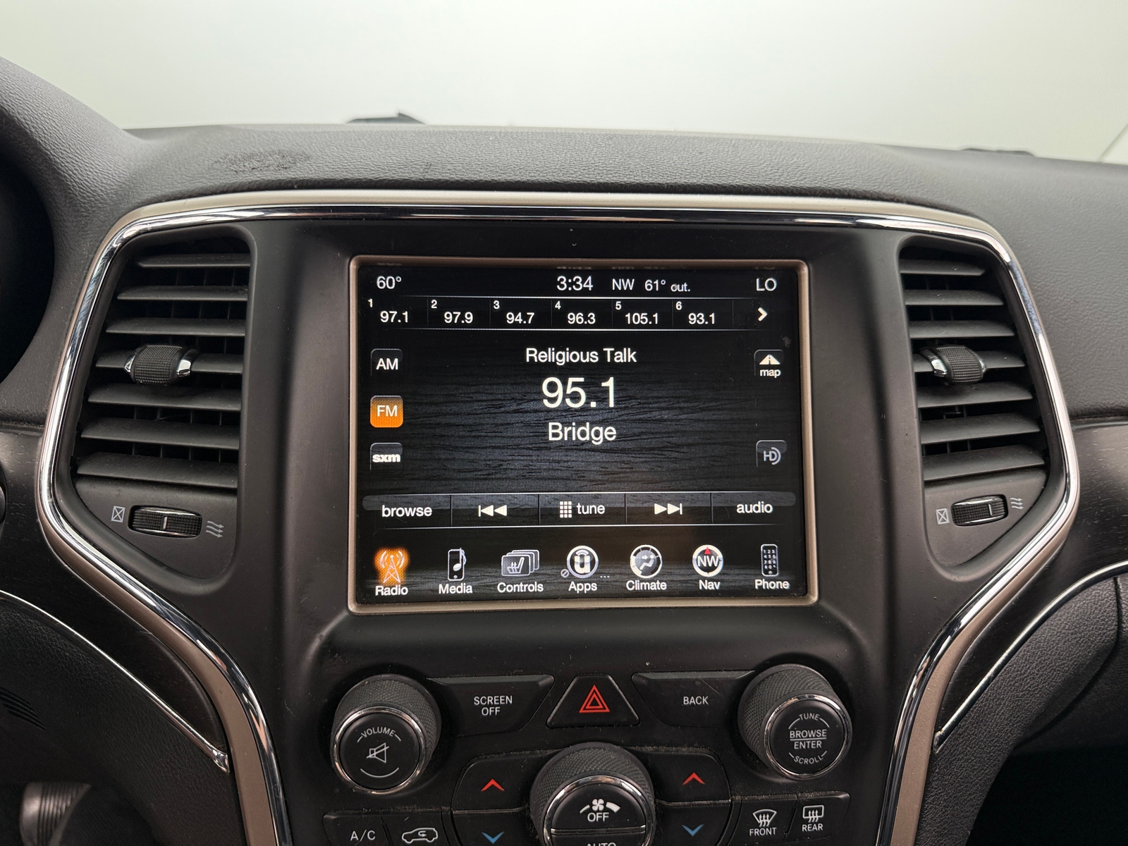 Thumbnail: 2015 Jeep Grand Cherokee - 3