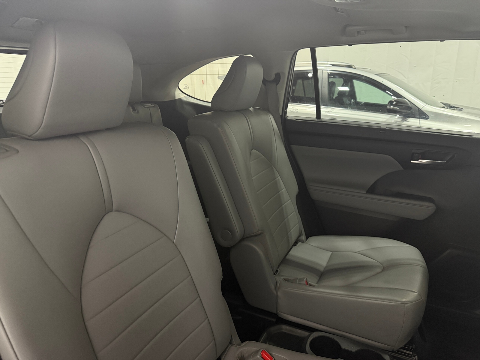 Thumbnail: 2021 Toyota Highlander - 5